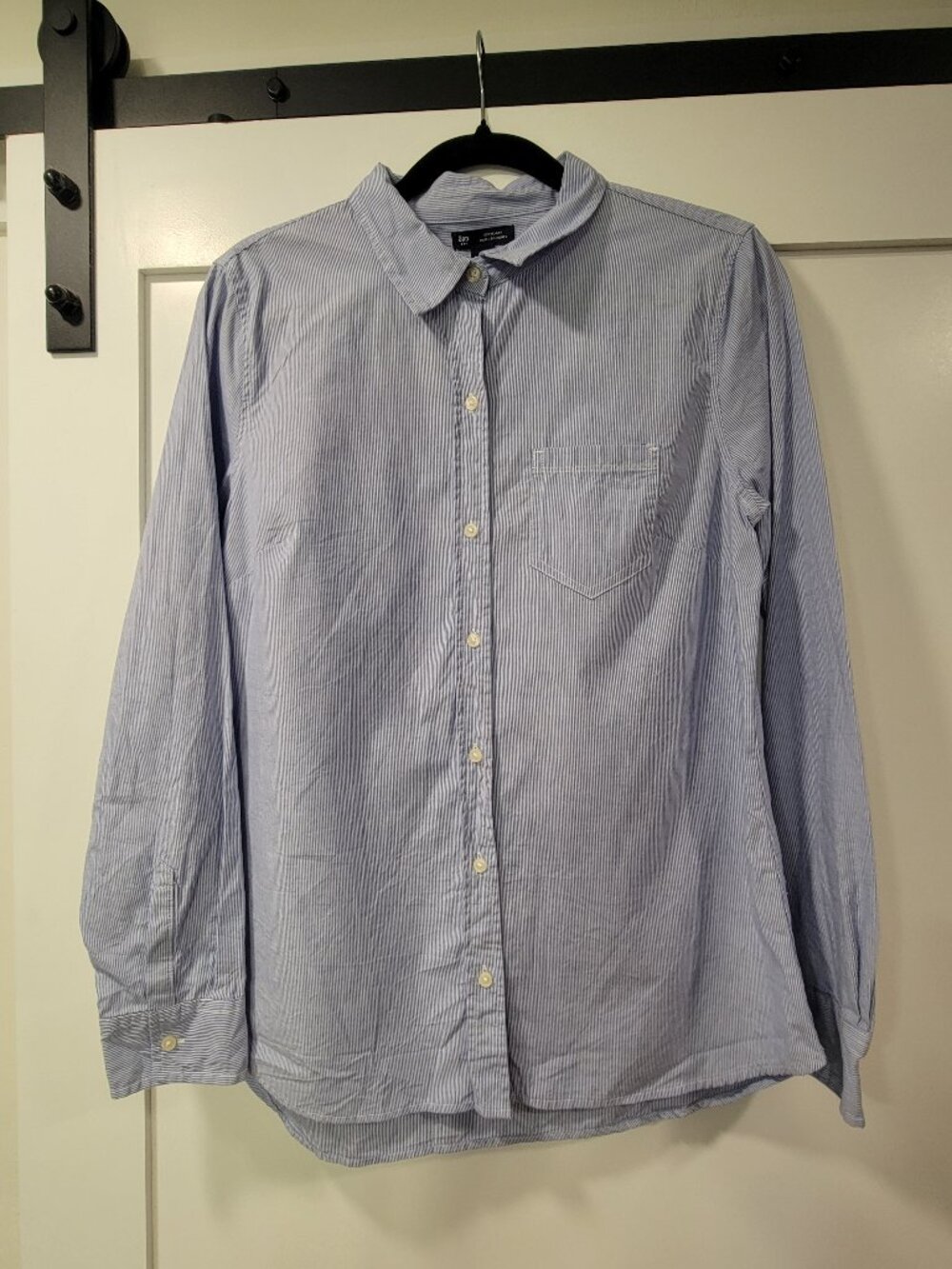 GAP Women's Fitted Boyfriend Shirt Button Up Stripes White/Blue Size M